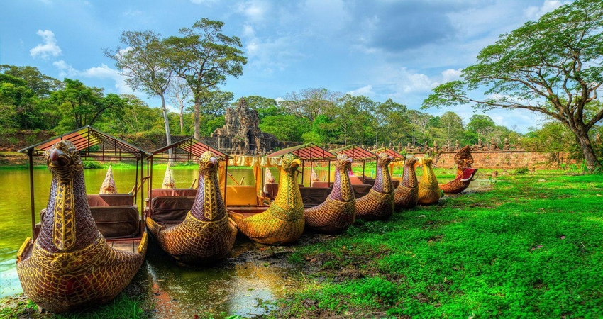 Angkor Wat Private Sunrise Tour with Champagne Breakfast