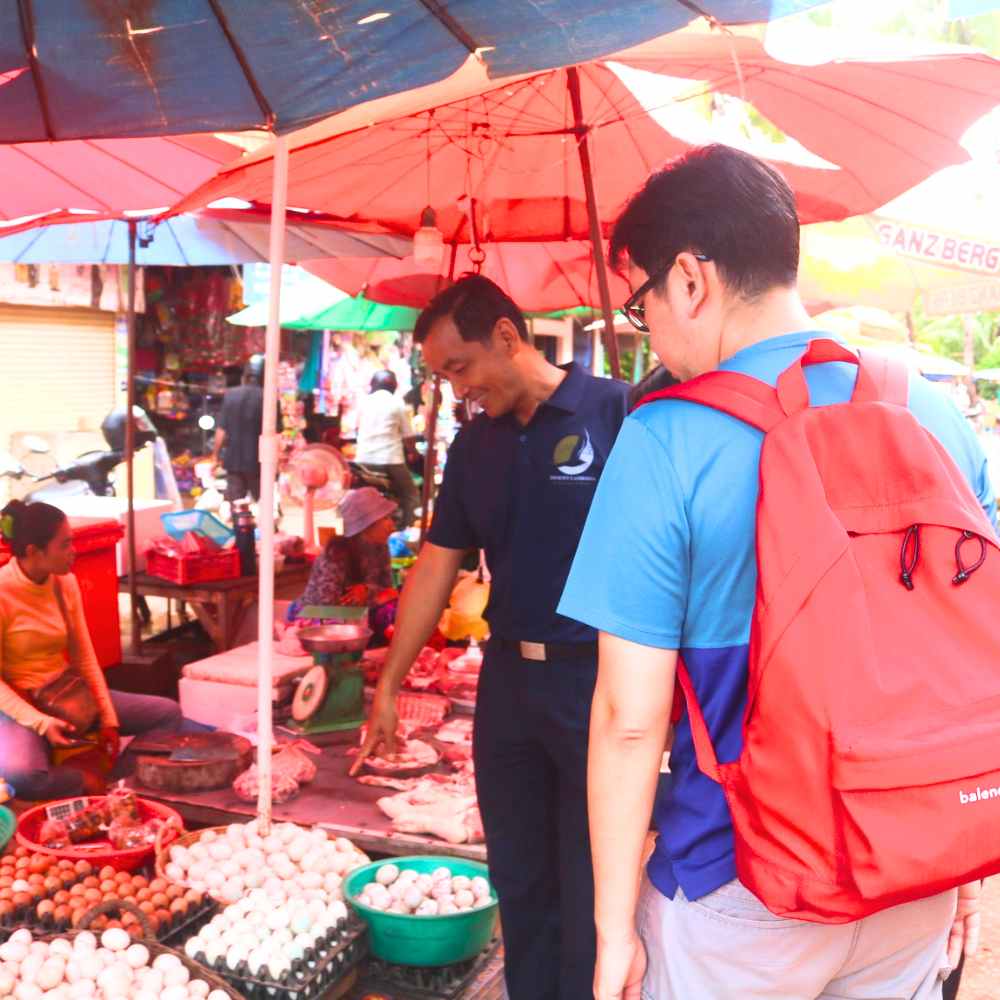 Countryside Exploration – Enjoy rural life and local activities like rice planting, fish smoking, and tasting Khmer snacks, providing an authentic cultural experience.