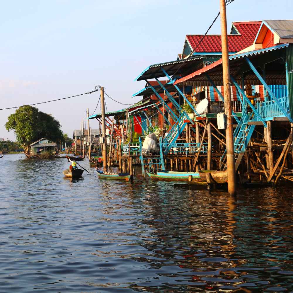 Kampong Phluk Floating Village – Enjoy a boat trip through this stilted fishing village and flooded forest, a glimpse into Cambodia's water-based life.