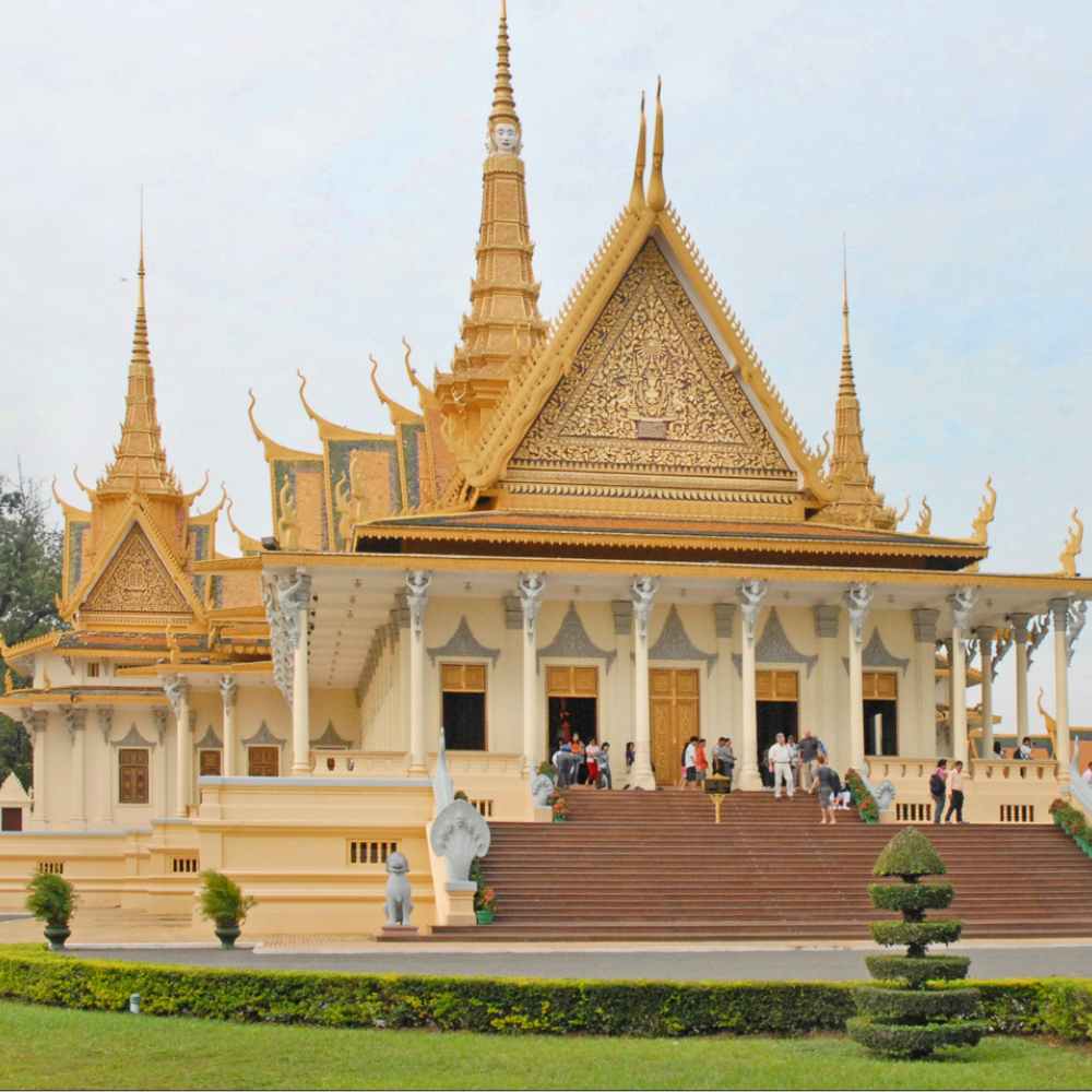 Royal Palace – Visit to the grand residence of the Cambodian monarchy.