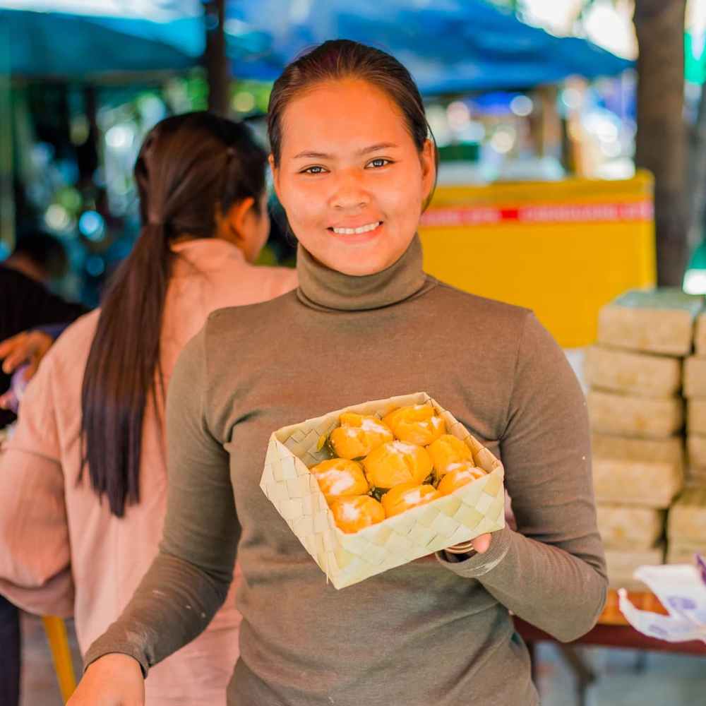 Taste traditional Cambodian food – Sample local delicacies, such as authentic Cambodian palm cakes.