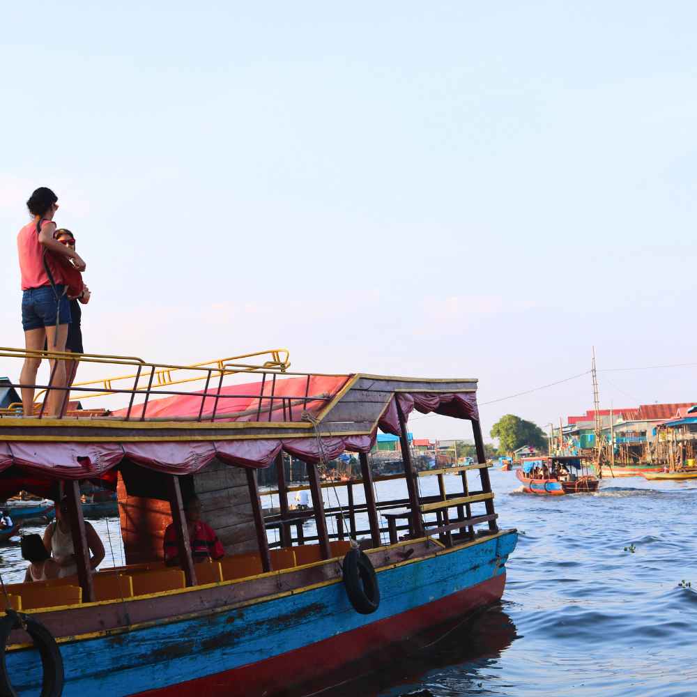 Immersive boat ride – Glide through Kampong Phluk by boat, gaining a unique perspective of the village.