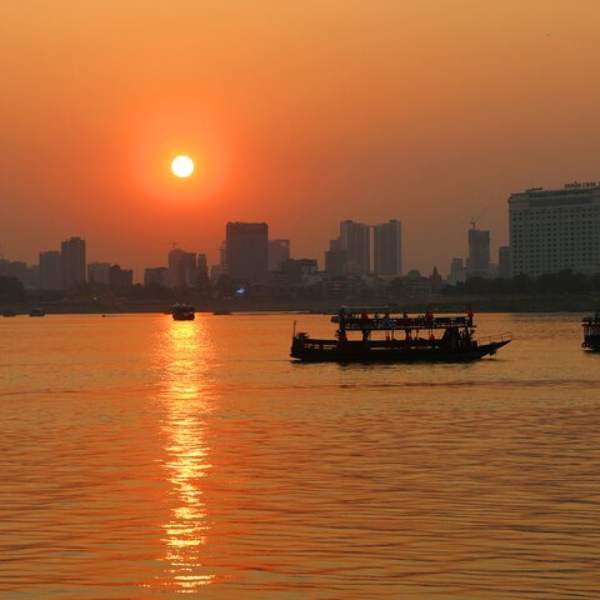 Discover the vibrant streets and rich history of Phnom Penh with guided tours from JourneyCambodia.com