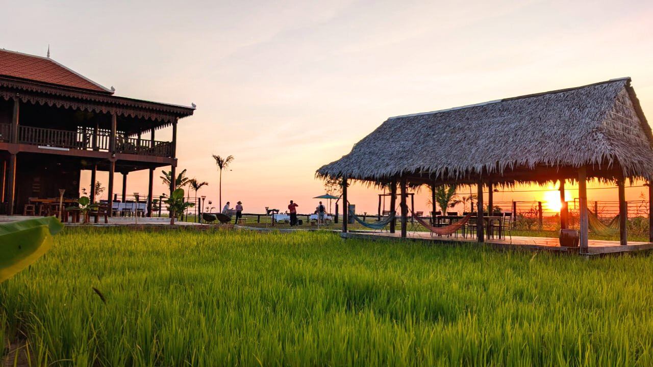 How do I get to countryside sunset spots in Siem Reap