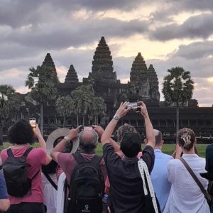 Witness the Magical Sunrise and Sunset at Angkor Wat Split-Shift Itinerary