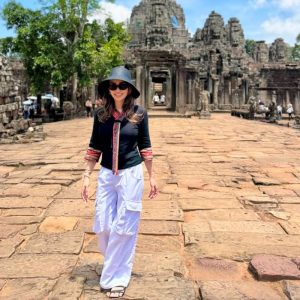 Angkor Wat Full Day Sunset Tour and Pure Sleeper Round-Trip from Phnom Penh to