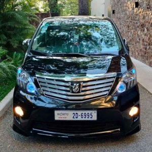 Phnom Penh Techo International Airport to Siem Reap Private Transfer with Toyota Alphard