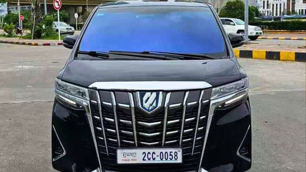 Phnom Penh to Siem Reap Private Transfer for Families of 4 - Comfortable, Door-to-Door Travel